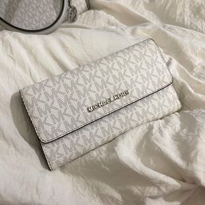 Michael Kors grey/white wallet